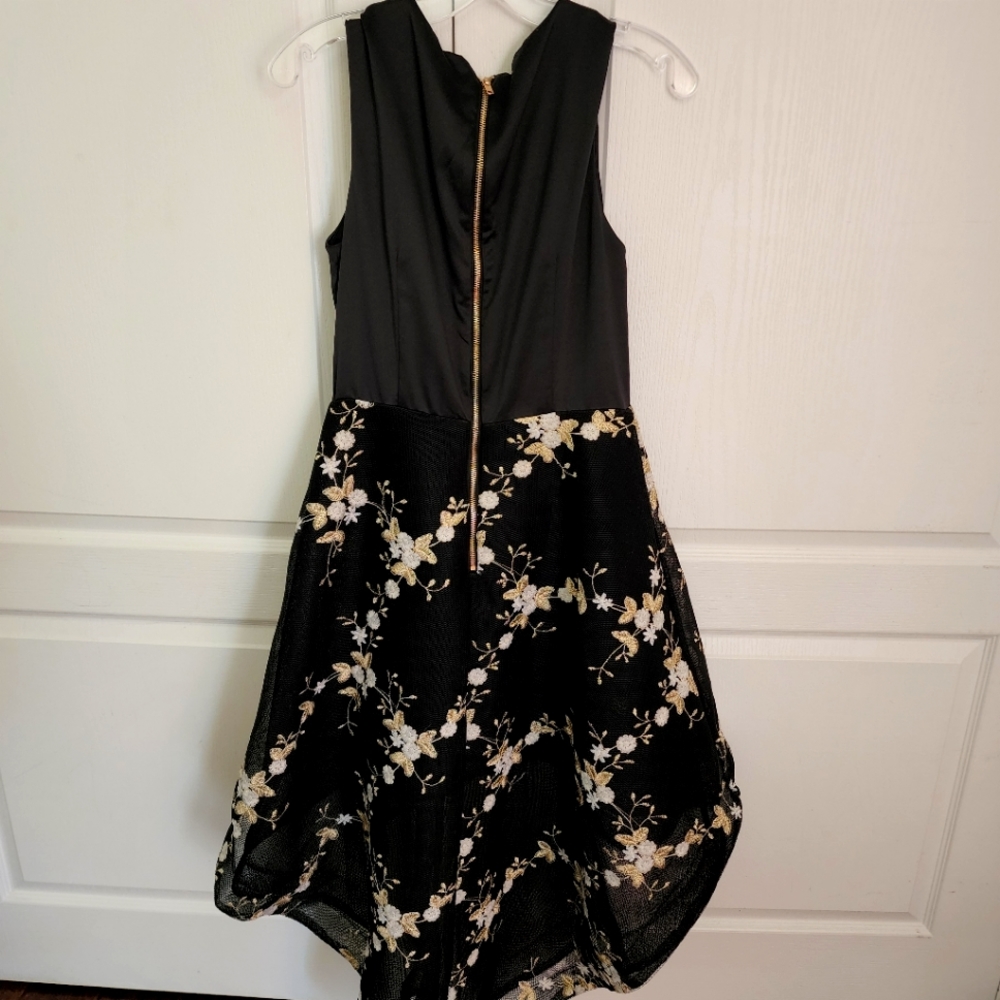 Chelsea M black and gold